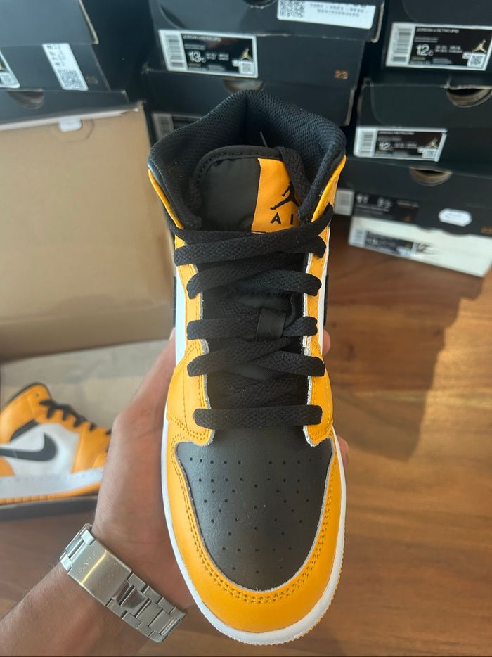 Jordan 1 taille 36.5 - photo numéro 2