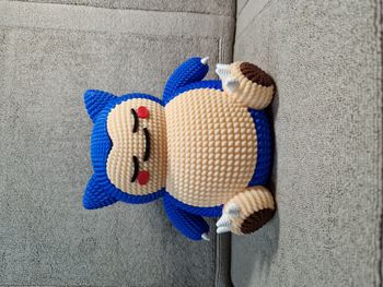 Figurine Ronflex Snorlax version crochet 3D 17x18cm env.