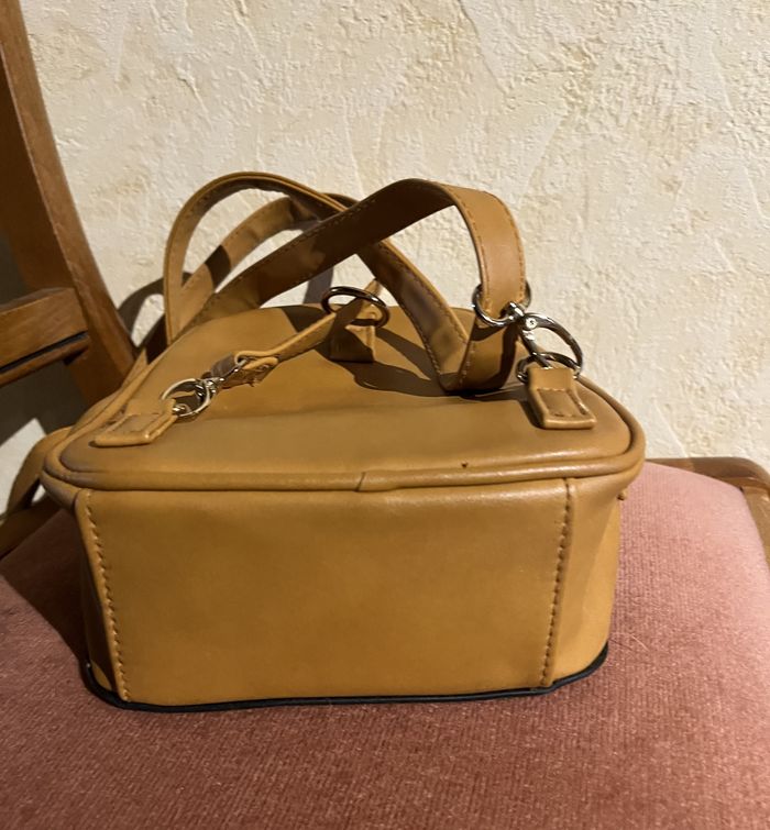 Sac à dos ocre avec anse (New Look) - photo numéro 3