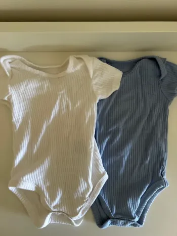 Lot de deux bodies