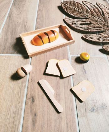 🥖Jeu d'imitation - Dinette en bois petit déjeuner aliments à scratch sur plateau - marque Oxybul