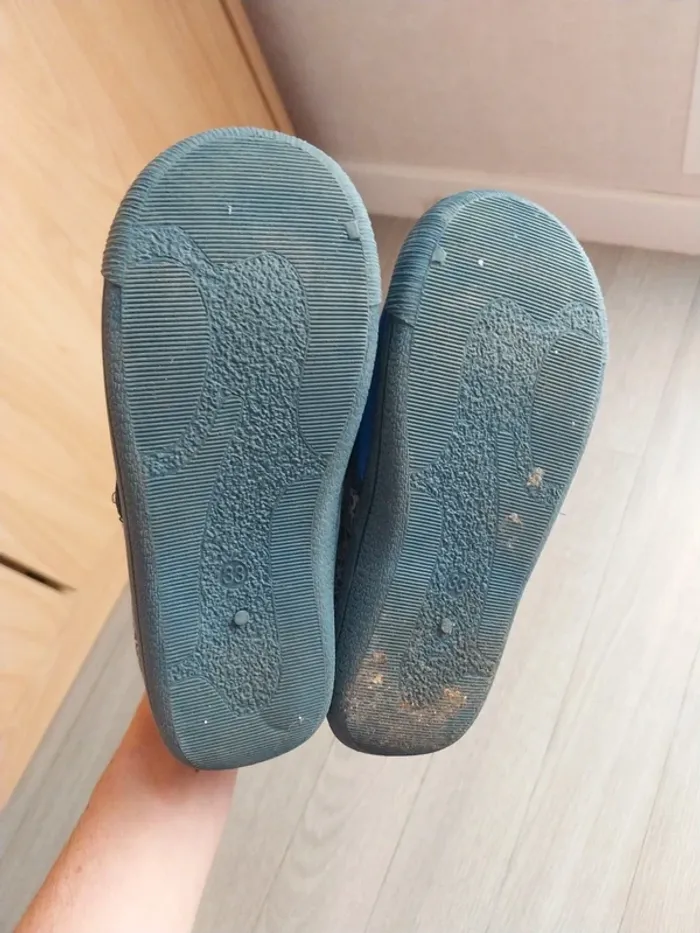 Pantoufle garçon pointure 33 - photo numéro 2