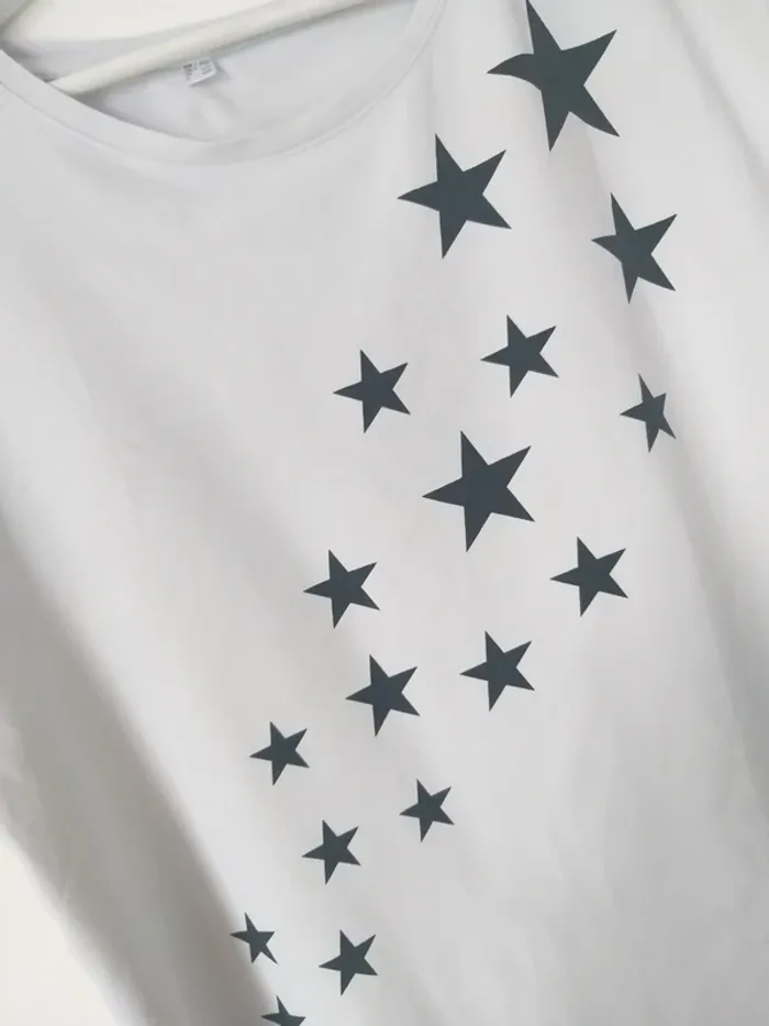 T.shirt blanc étoiles - photo numéro 2