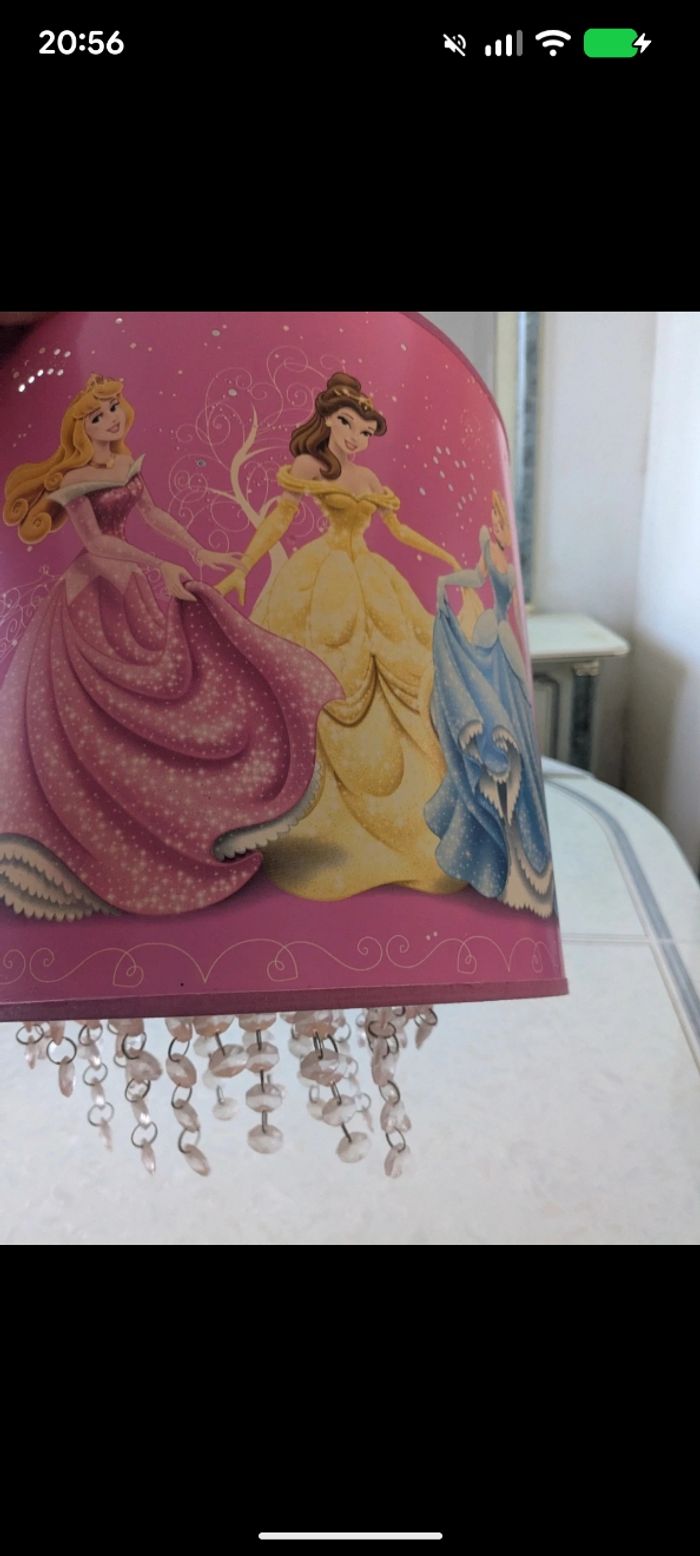 Beau lustre princesses Disney. - photo numéro 2