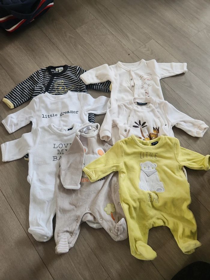 Lot de 7pyjamas velours 1 mois