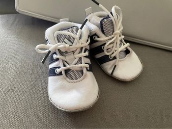 Chaussure bébé Adidas