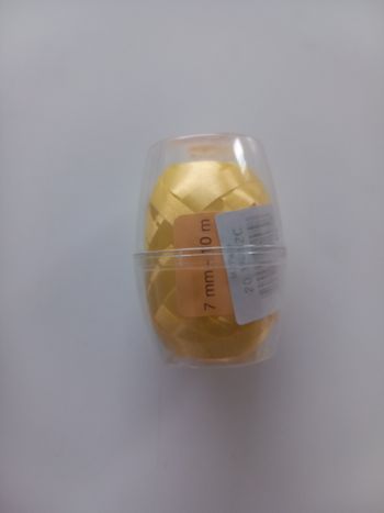 Ruban cadeau jaune