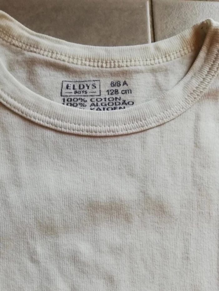 2 sous t shirt manches courtes 6 8 ans - photo numéro 3