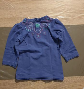 T-shirt bleu foncé
