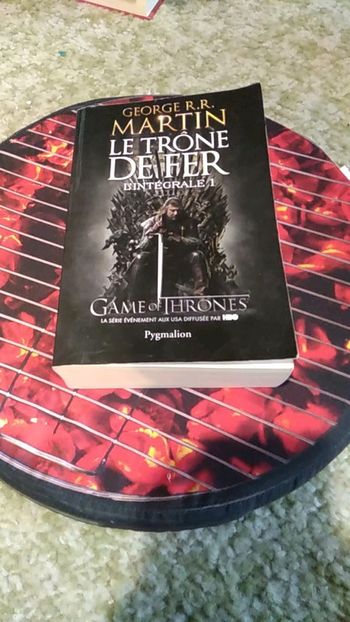 Roman Le trône de fer