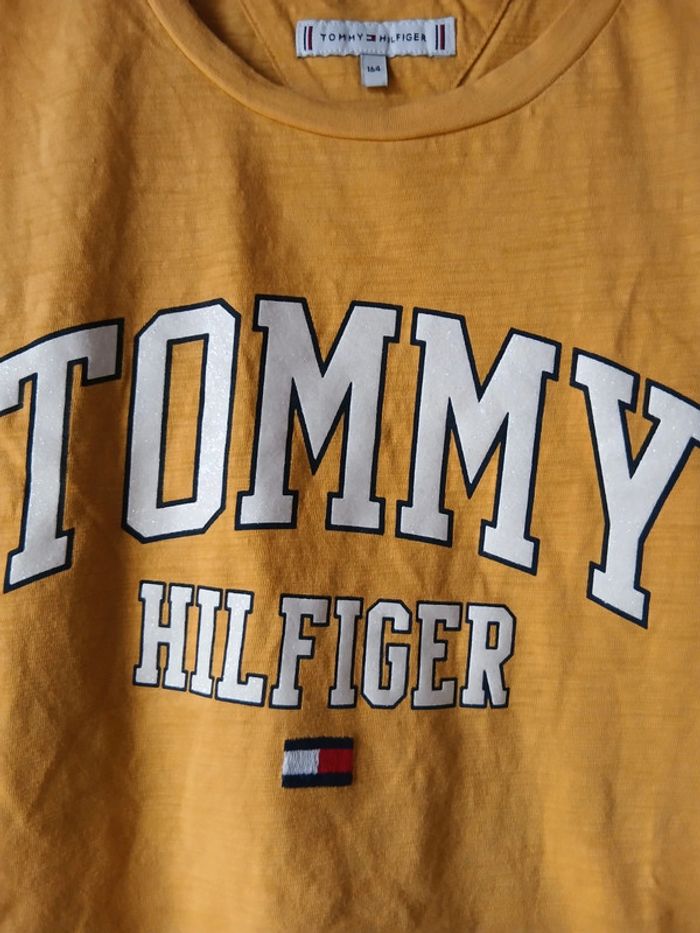 T-shirt tommy hilfiger 👧 14 ans - photo numéro 2
