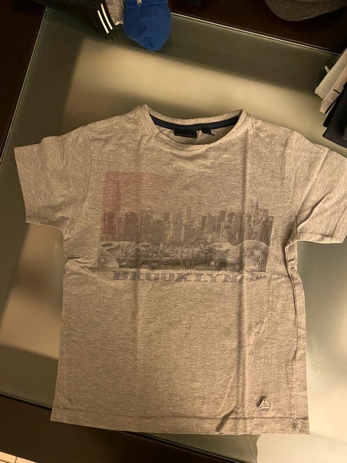Tee shirt