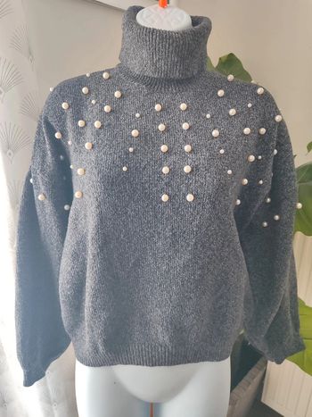 Joli pull a perles
