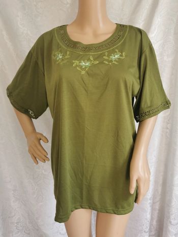 Blouse. Vert olive. Taille 42.Anne Fashion