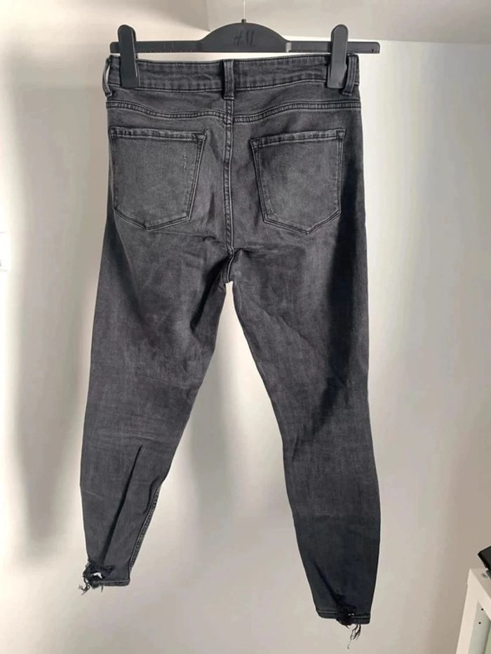 Jean noir troué Taille 40 - photo numéro 3
