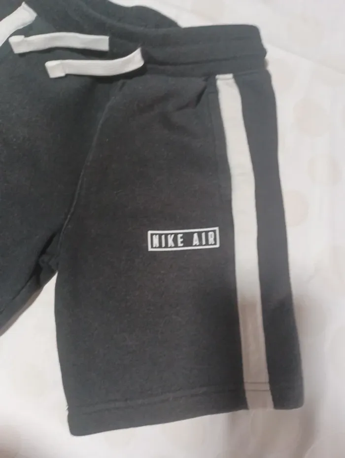 Bermuda short épais garçon Nike air réglable taille 6-7 ans - photo numéro 3