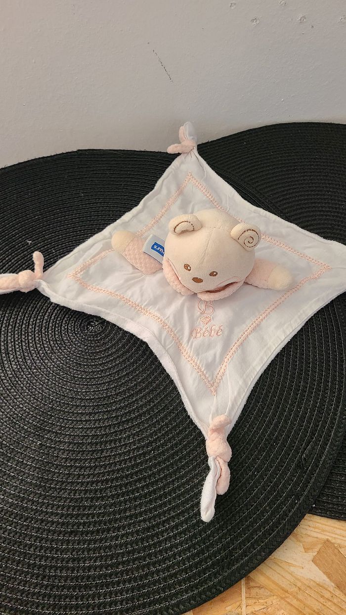 Doudou plat ours tissu blanc rose B coeur Nounours - photo numéro 2