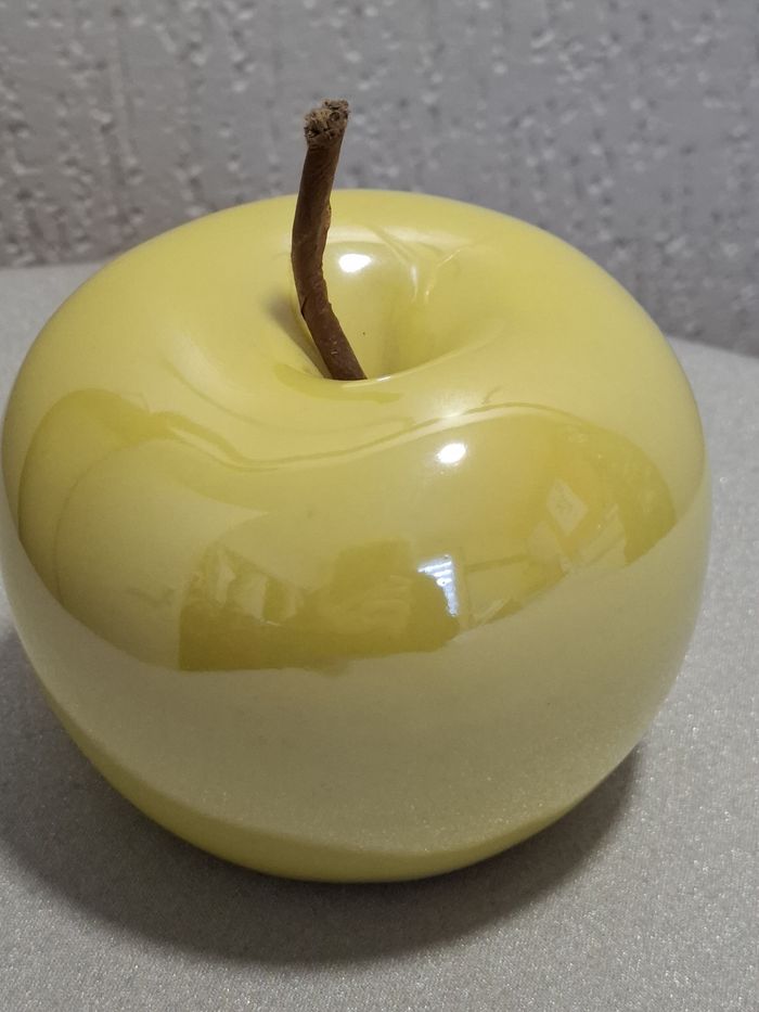 Belle grosse pomme réaliste céramique jaune Atmosphéra diamètre 11 cm pour décoration très bon état