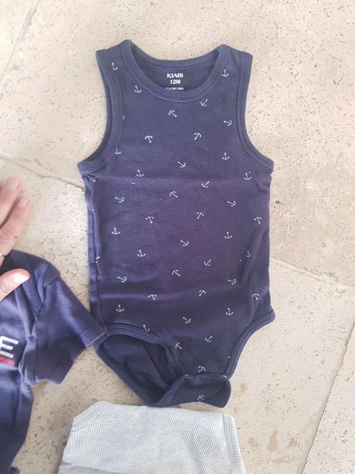 Lot de 2 bodys Kiabi sans manches - photo numéro 4