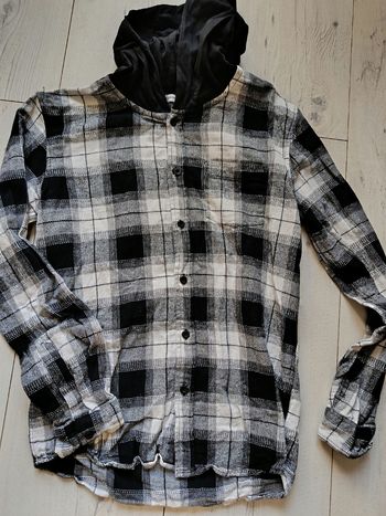 Chemise a capuche a carreaux 