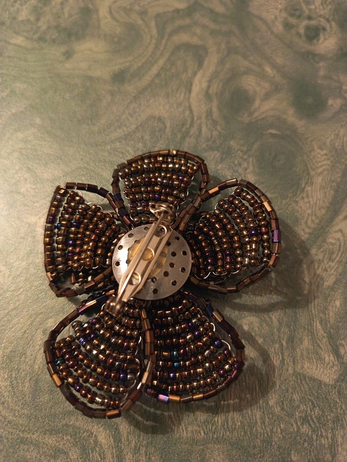 Broche en perles et tubes marron - photo numéro 2