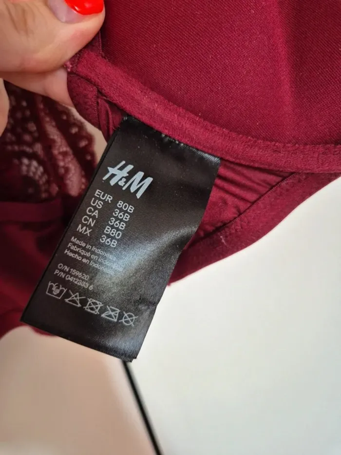 Soutien-gorge en dentelle bordeaux H&M 
Taille française 95B eur 80B - photo numéro 7