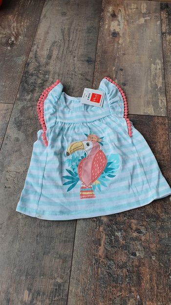 T-shirt 6 mois 68 cm en très bon état 👌