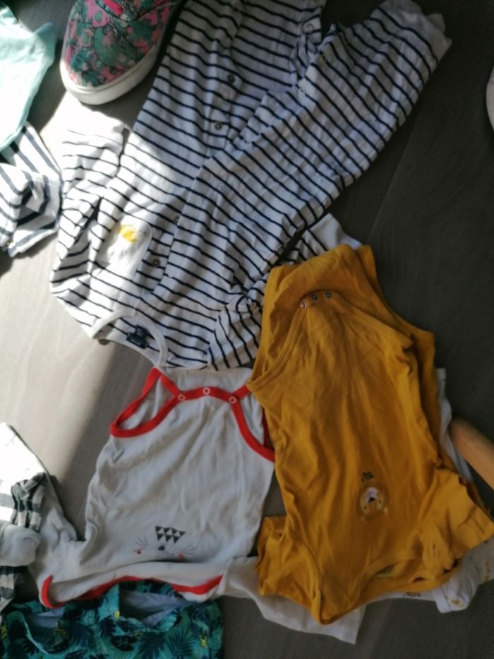 Lot 12 mois vêtement garçon - photo numéro 3