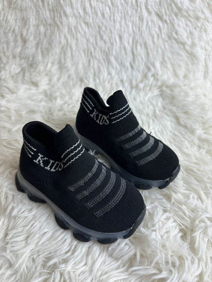 Paire de basket taille 21 Shein - photo numéro 2
