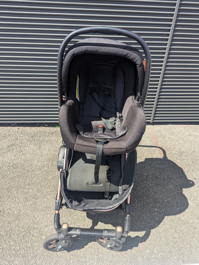 Poussette KEISSER polyvalente noire et dorée, située à Bordeaux - photo numéro 2