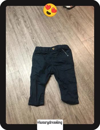 Pantalons pour bébé taille 9mois kiabi en très bonne état 🧸