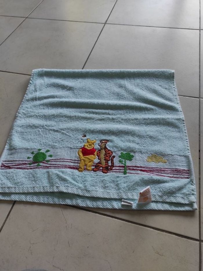 Serviette neuve Winnie l'ourson