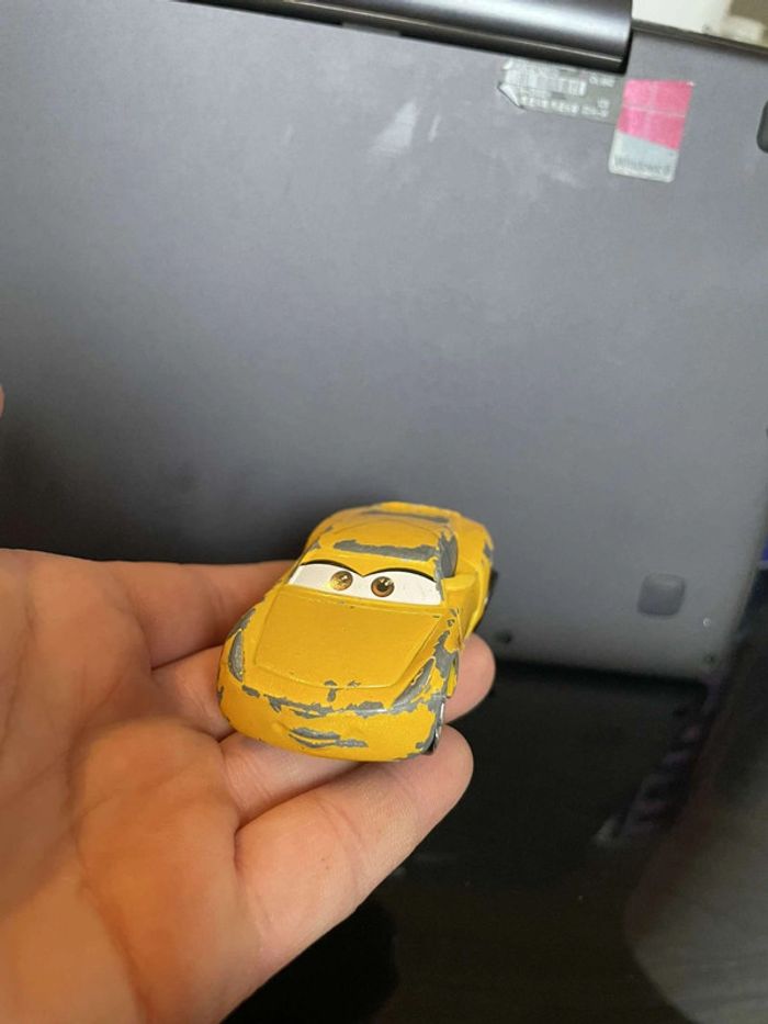 Voiture Cars 3 Cruz Ramirez Rusteze 95 Disney Pixar Mattel - photo numéro 3
