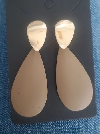 Boucles d'oreilles tendance chic beige doré