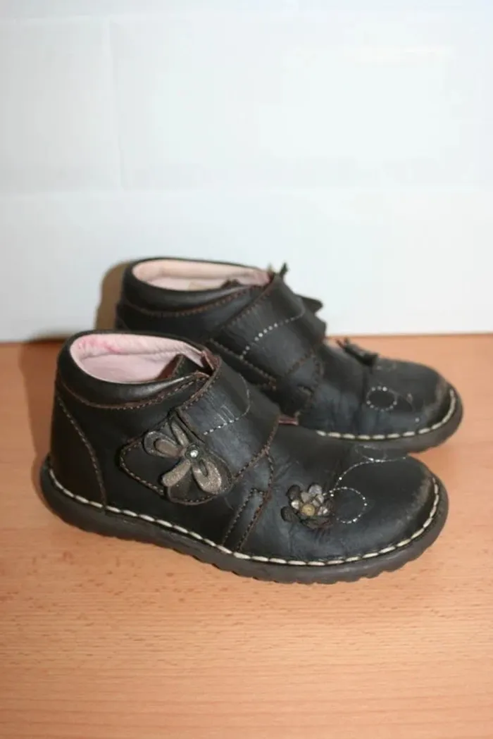 Bottines chocolat marque Miss, pointure 28, cuir véritable - photo numéro 2