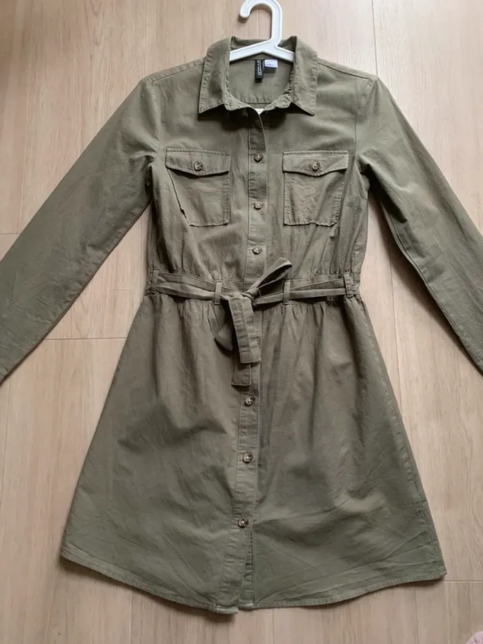Robe kaki