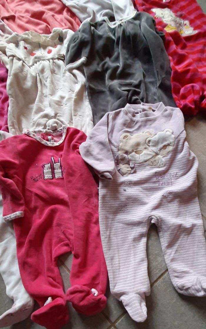 Lot 10 pyjamas fille 6 mois - photo numéro 5