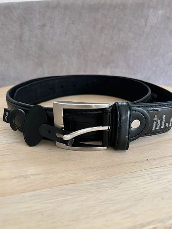 Ceinture en cuir noir taille 95 cm