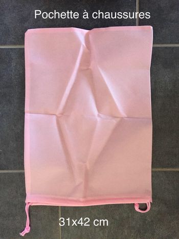 Pochette à chaussures rose 31x42 cm