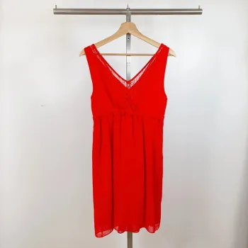 Robe rouge Naf Naf décolleté dentelle taille 36 – fluide et féminine A1049