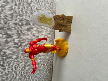 figurine iron man
