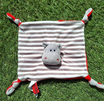 DOUDOU CARRE PLAT RAYE HIPPOPOTAME - LES PETITES MARIES