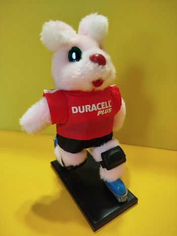 Lapin à roller Duracell 
