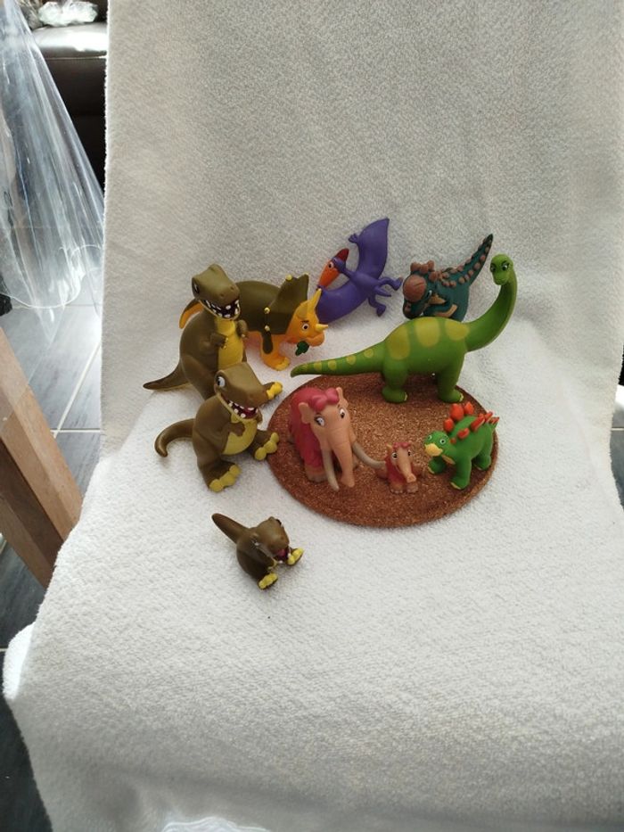 Lot de 10 dinosaures