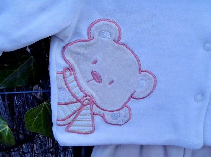 C&A - ENSEMBLE 2P VELOURS BÉBÉ GARÇON BEIGE & BLANC MOTIF PETITS OURS 3M - photo numéro 4