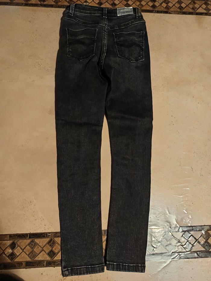 Jeans enfant très bon état - photo numéro 6