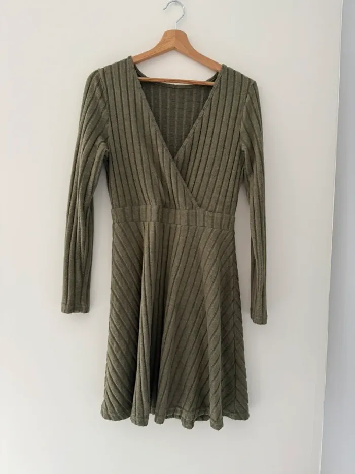 Robe kaki évasée  taille m neuve - photo numéro 2
