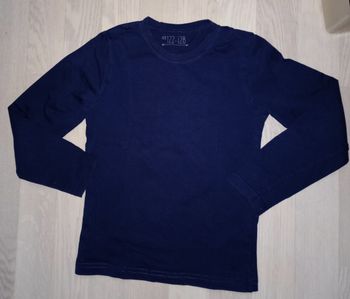 Tee-shirt bleu marine 
T. 122-128 cm