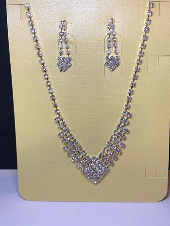 Parure collier + boucles d'oreilles