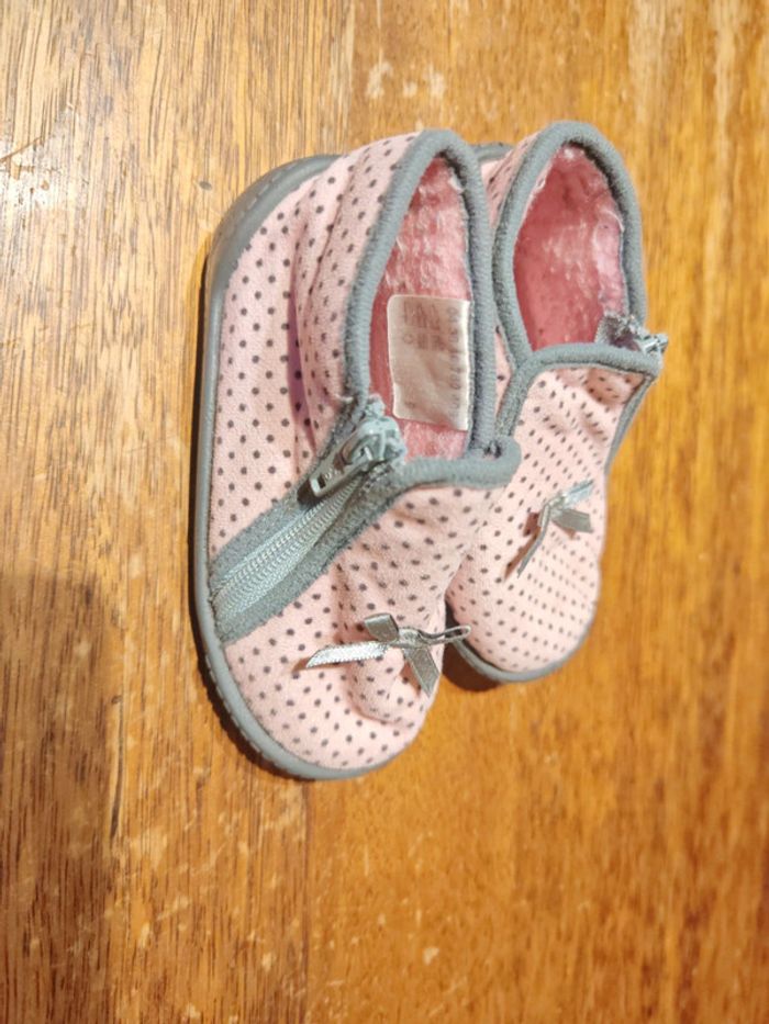 Chaussons fille taille 22 - photo numéro 2